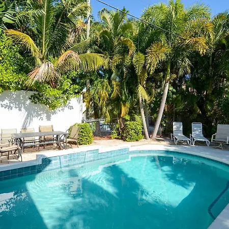 Canal 313 - Right In Siesta Key Village!